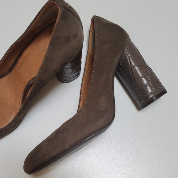 Coach Ophelia Suede Embossed block heels - Picture 5 of 8